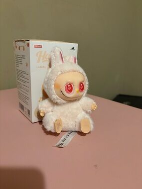 POPMART- Have A Seat lalububu keychain Cute Collectible Toy